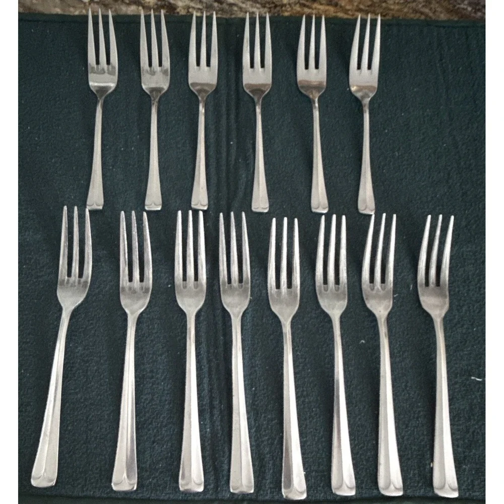 Ecko Colonial Richmond Stainless Steel Dinner set of 8/Salad Fork set of 6